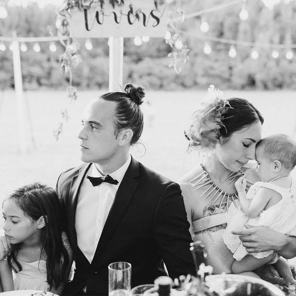 <p新娘、新郎和他们的孩子。</p