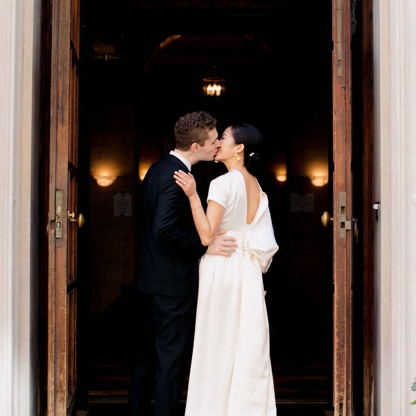 科林·沙利文和辛迪·潘结婚在学院大厦曼哈顿。