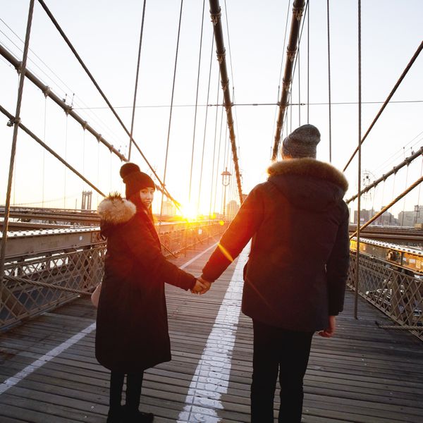 夫妇在桥梁