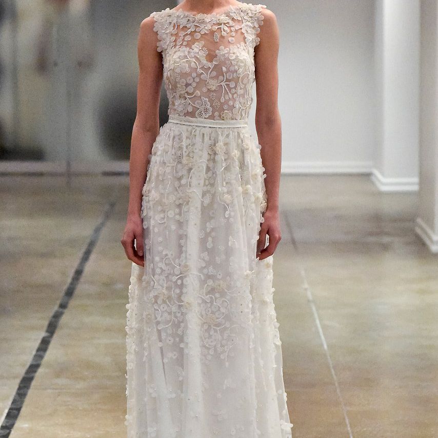 达尼密茨拉希3D碎花婚纱