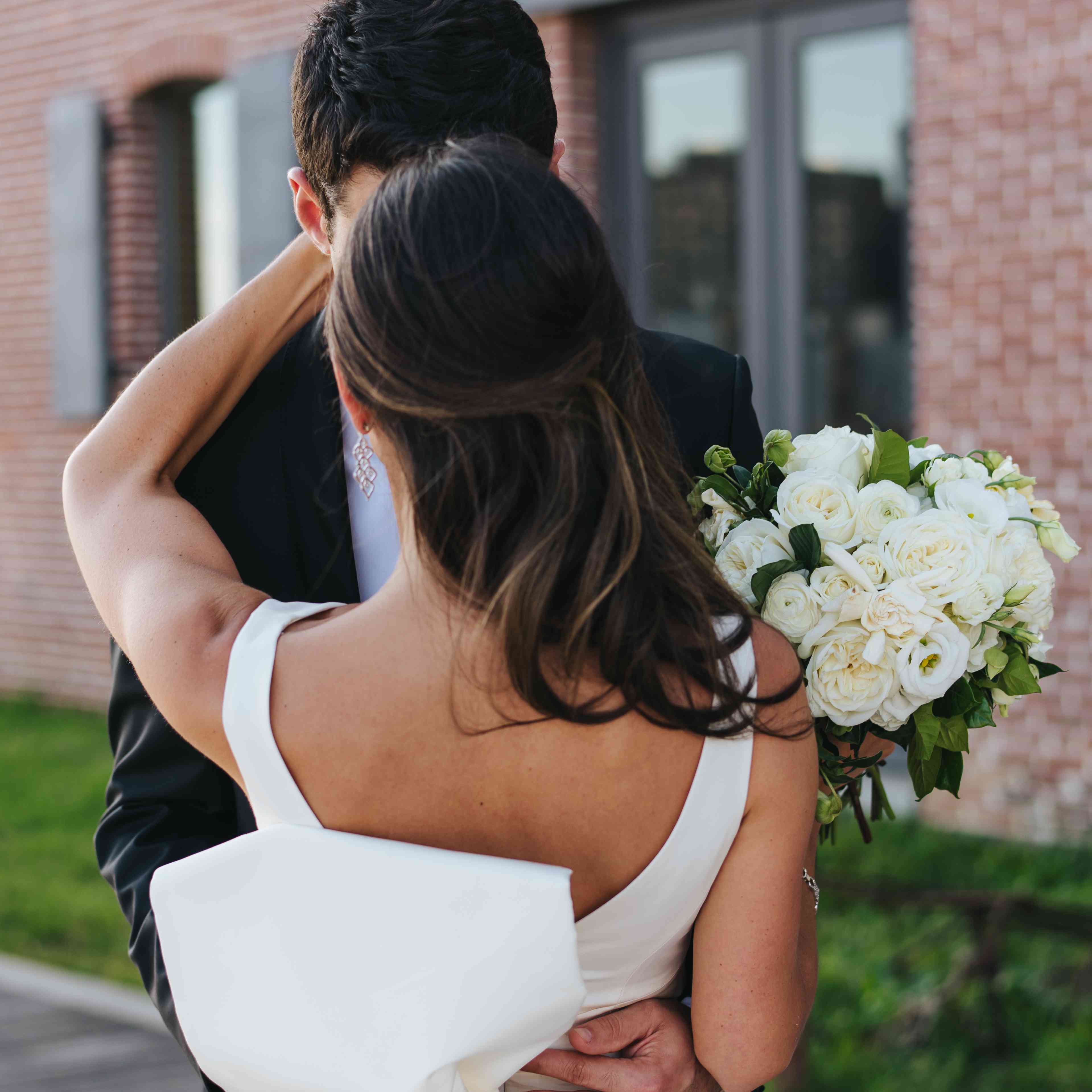 新娘广告新郎亲吻