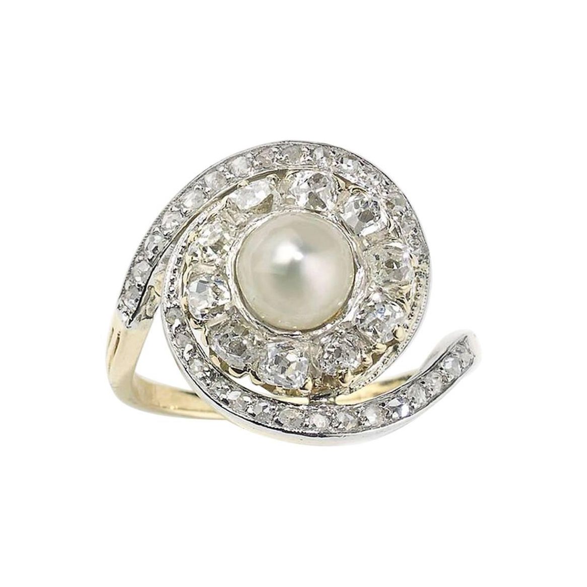 古董天然珍珠戒指环绕钻石在金箍