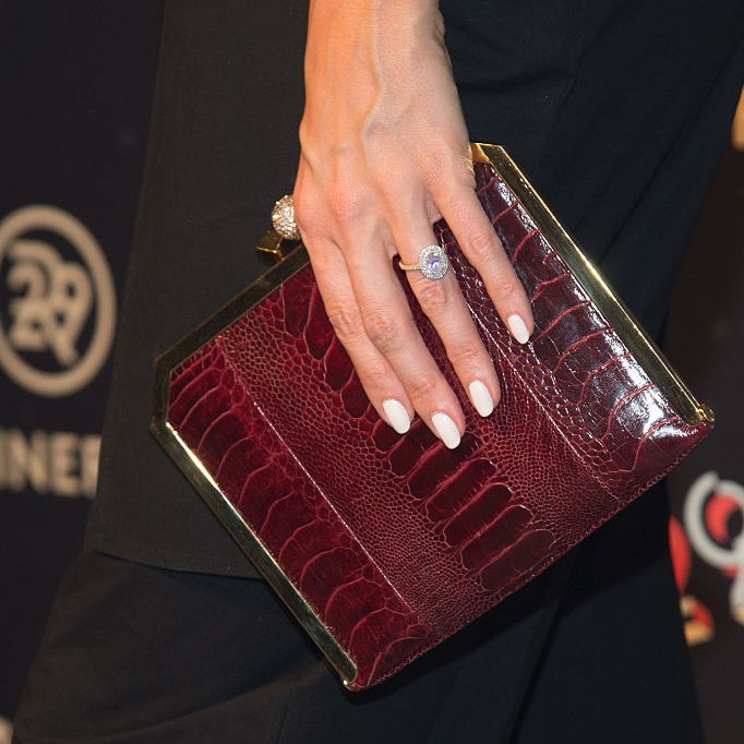 Louise Roe订188bet官网88bet官网婚戒指