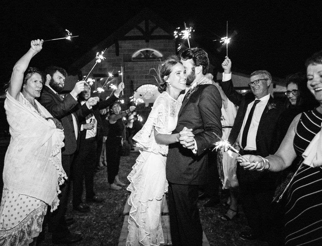 炯炯有神的退出