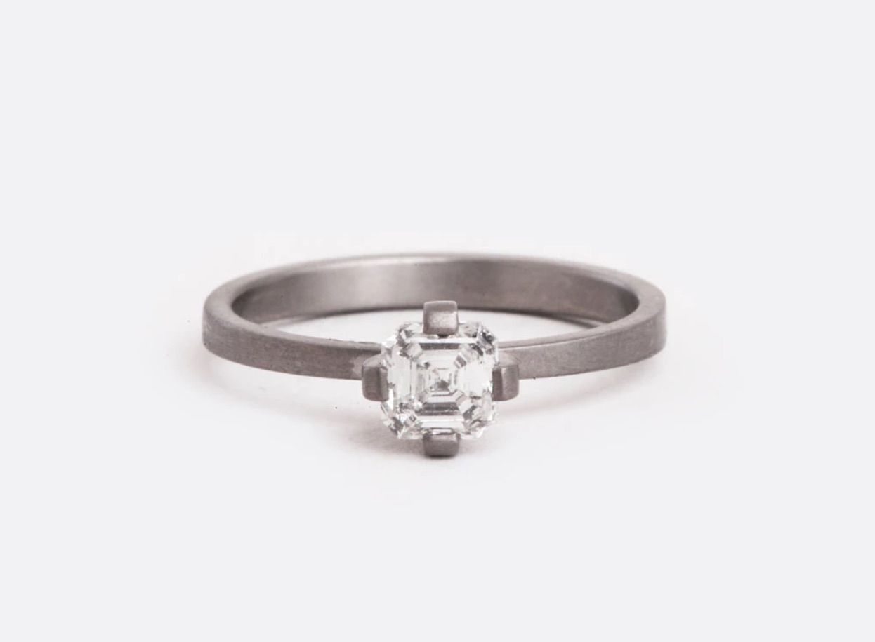 圆锥带八角形白钻