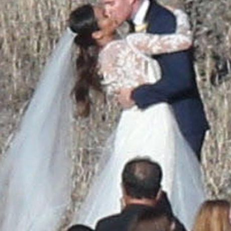 杰米·钟和布莱恩·格林伯格于2015年万圣节在Monique Lhuillier结婚