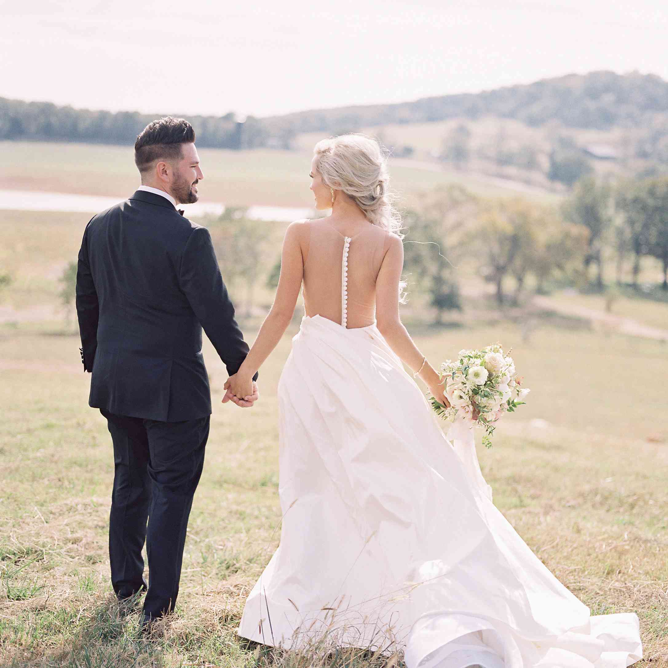 <P>新娘和从背部拍摄新郎</ P>搜索结果