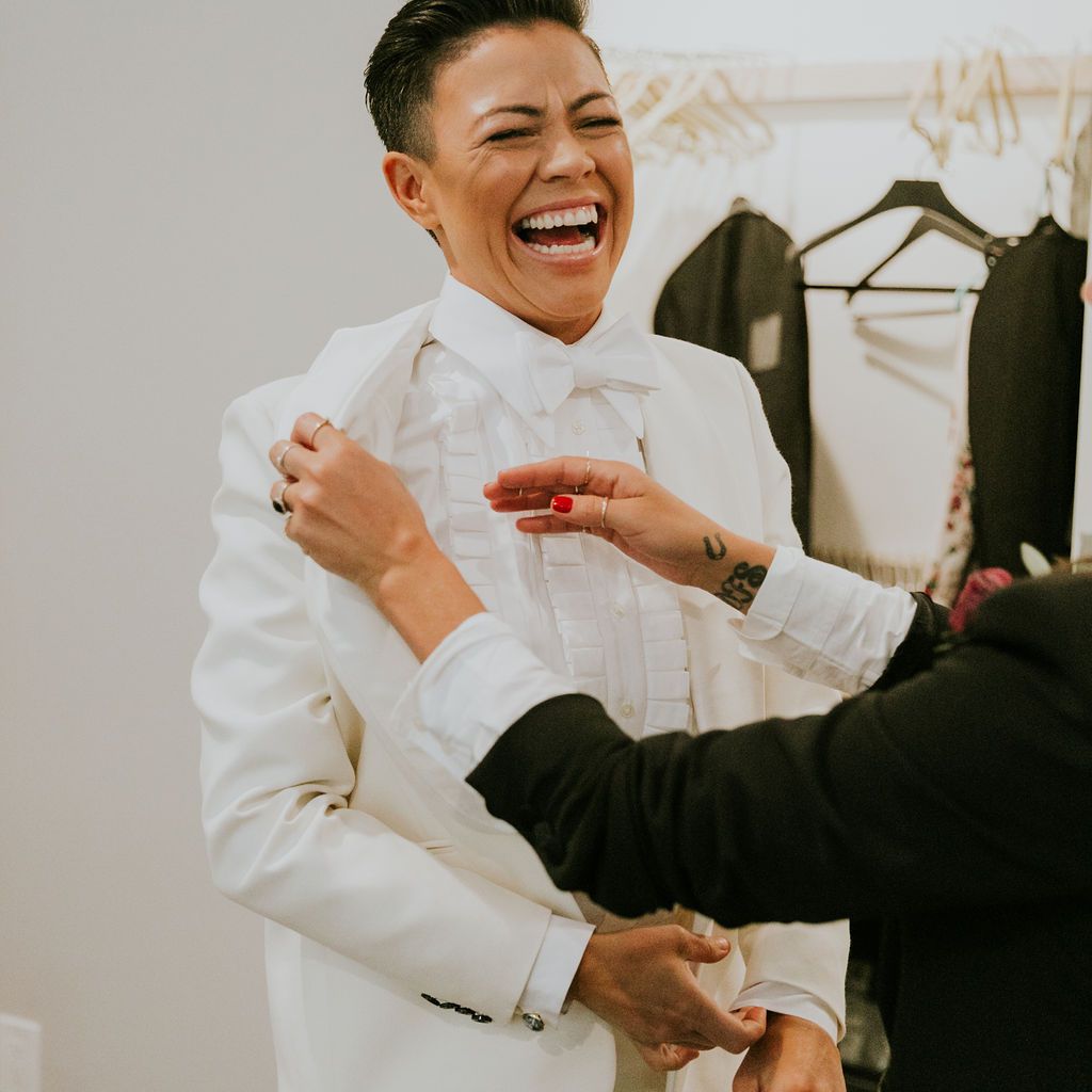 清美穿上了她的西装