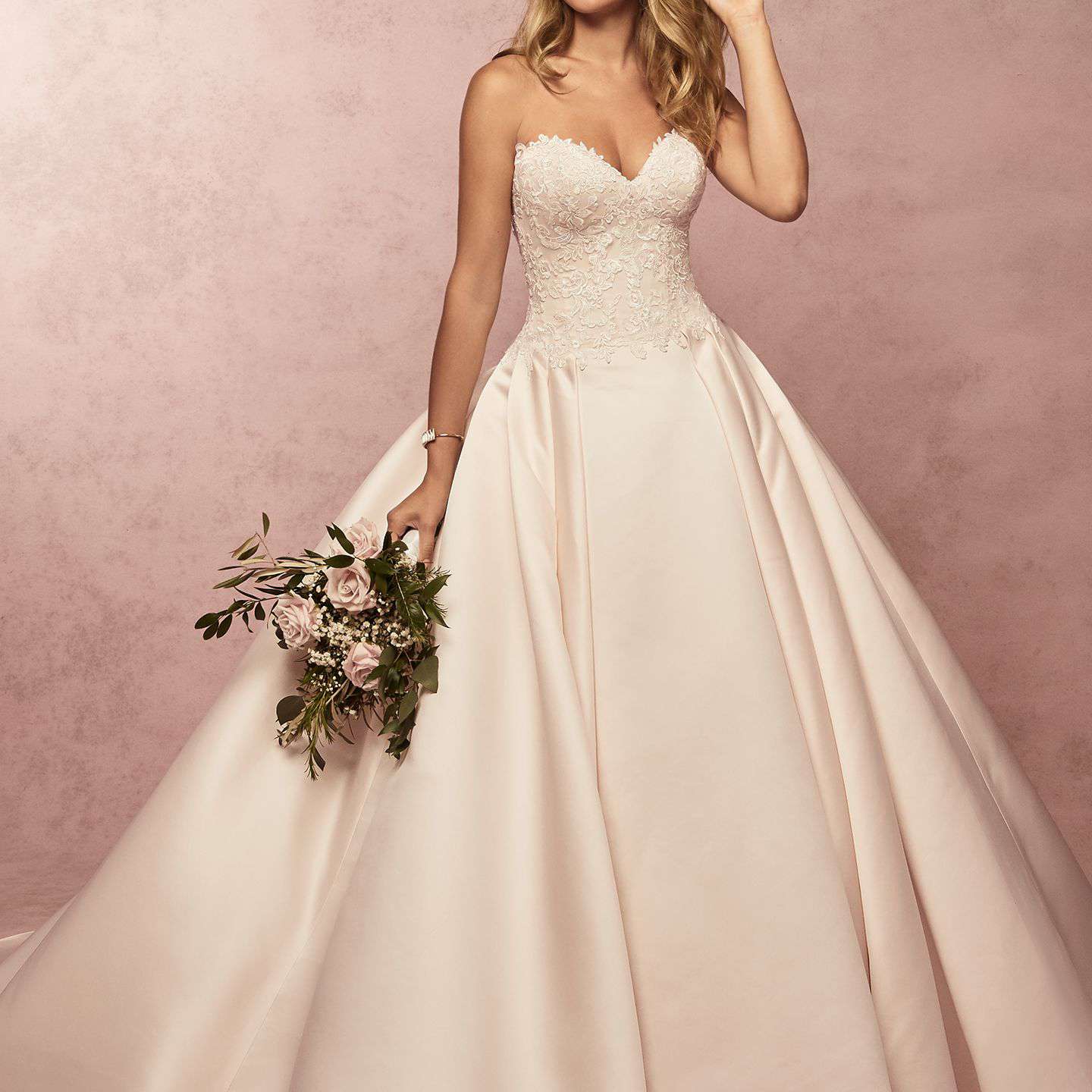 丽贝卡英格拉姆