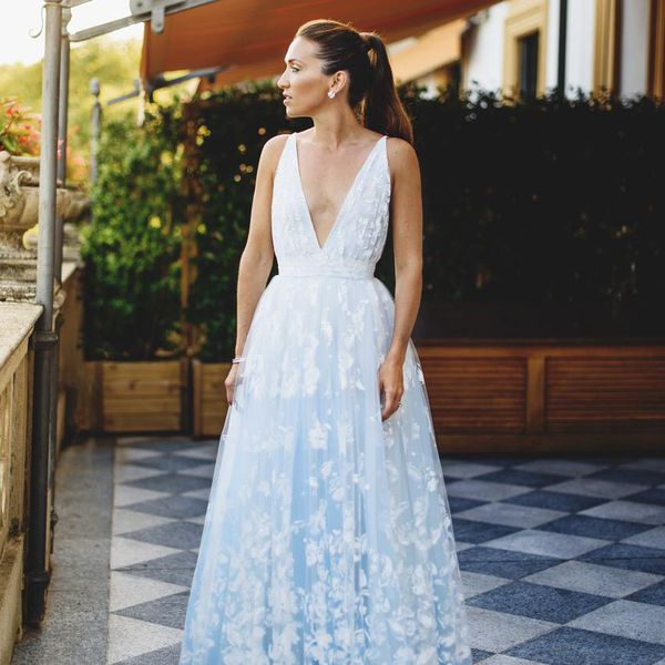 p><p>穿着婚纱的新娘<p><p>