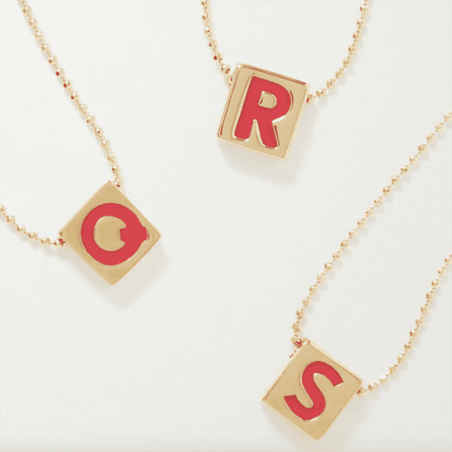 罗克珊Assoulin初次在黄金项链辫