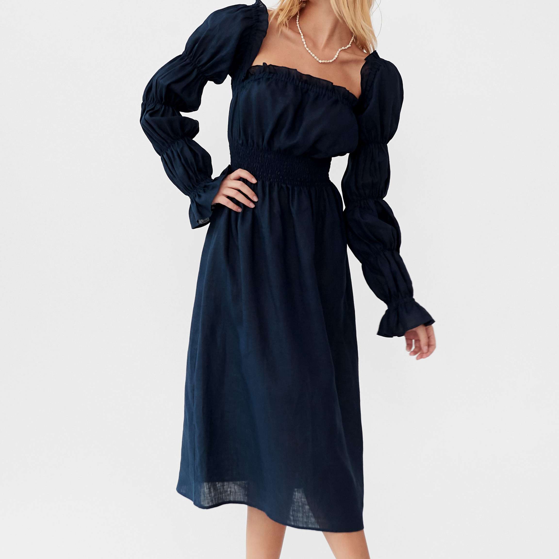 米其林卧铺亚麻裙224美元(原价320美元)