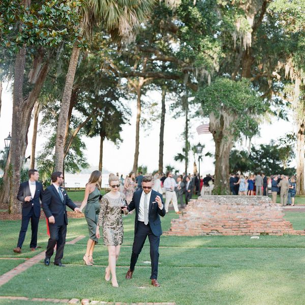 < / p > < p >婚礼的客人