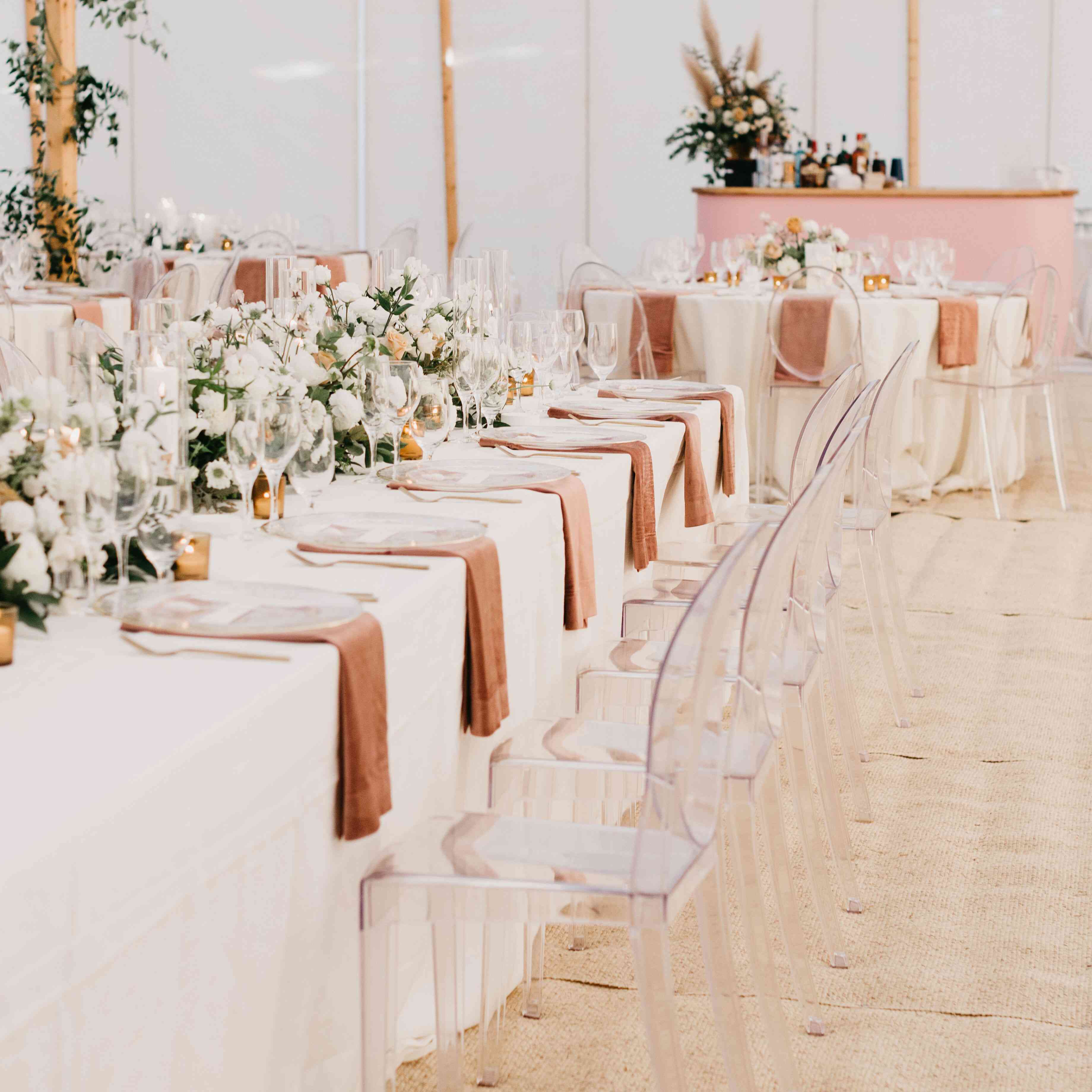 桌子和椅子璐彩特