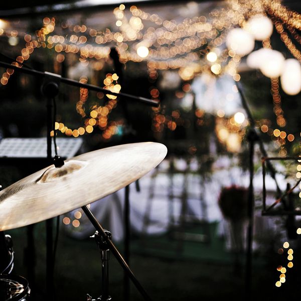 鼓特写镜头在婚礼聚会的