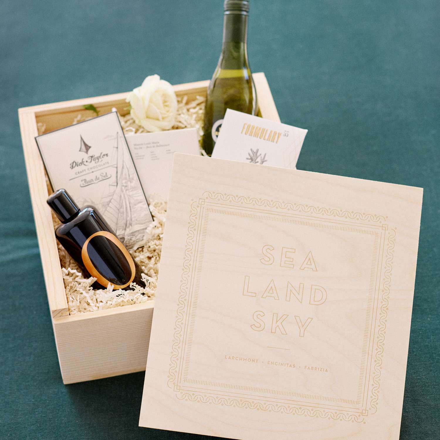 亲密的加利福尼亚婚礼，客人喜欢盒子