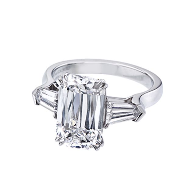 阿育王的戒指上有子弹