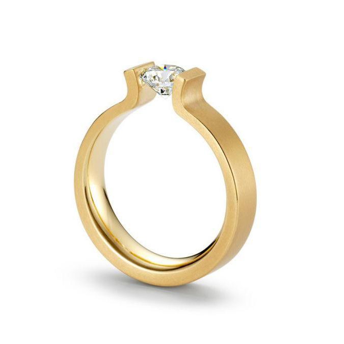 黄金和张力镶钻石订婚戒指188bet官网88bet官网