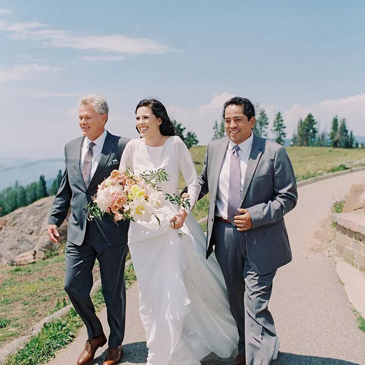 有父亲和继父的新娘