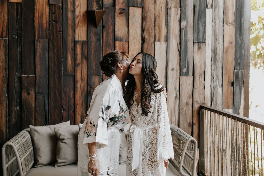 新娘和她的母亲