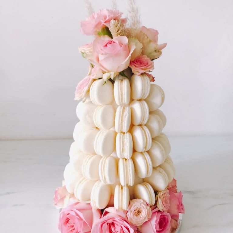 白色macaron婚礼蛋糕