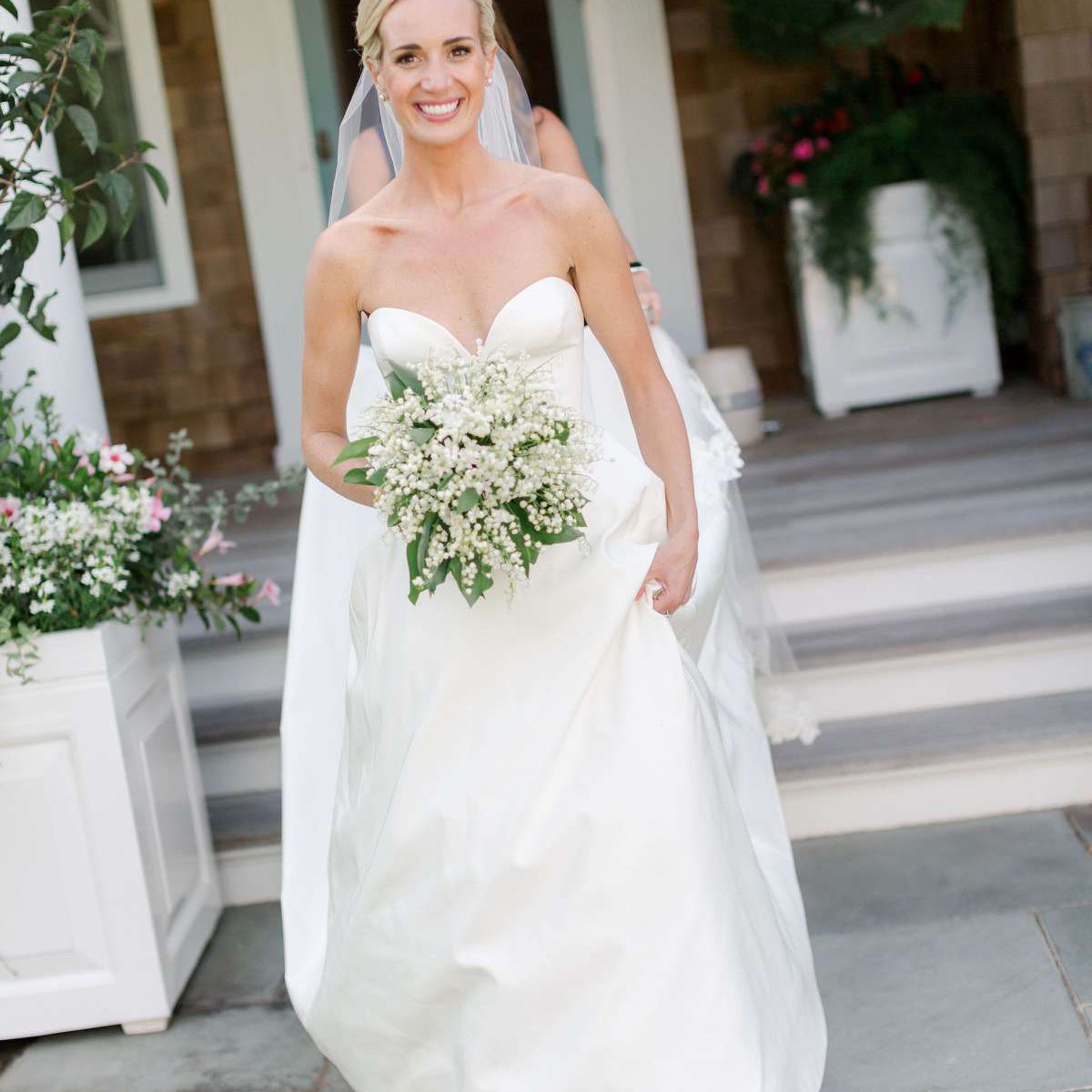 山谷百合婚礼花束