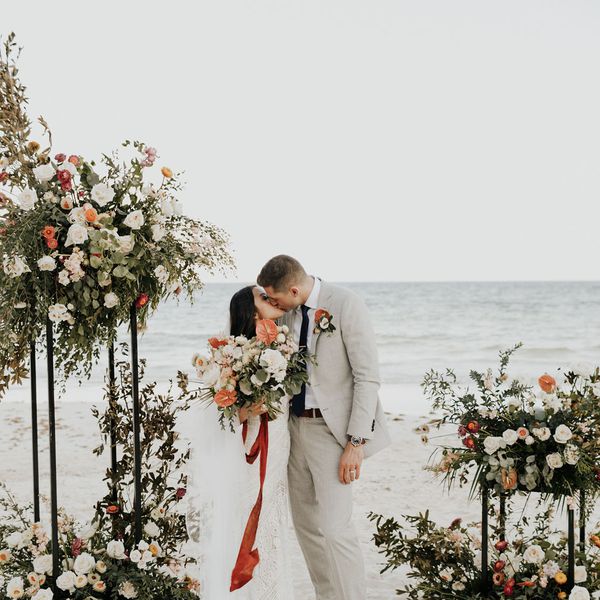 凯蒂郭和达斯汀·考克斯在图卢姆，墨西哥结婚了。