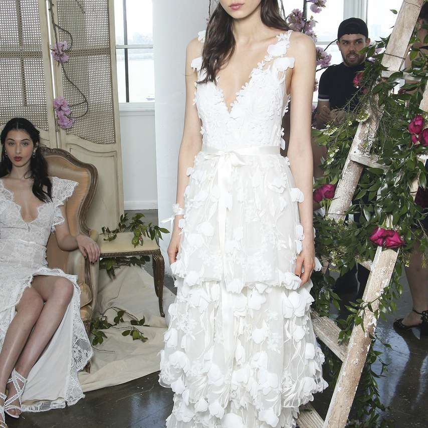 Marchesa的Notte的分层婚纱