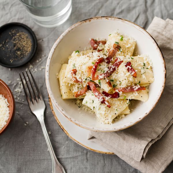 one plate of cheesy pasta