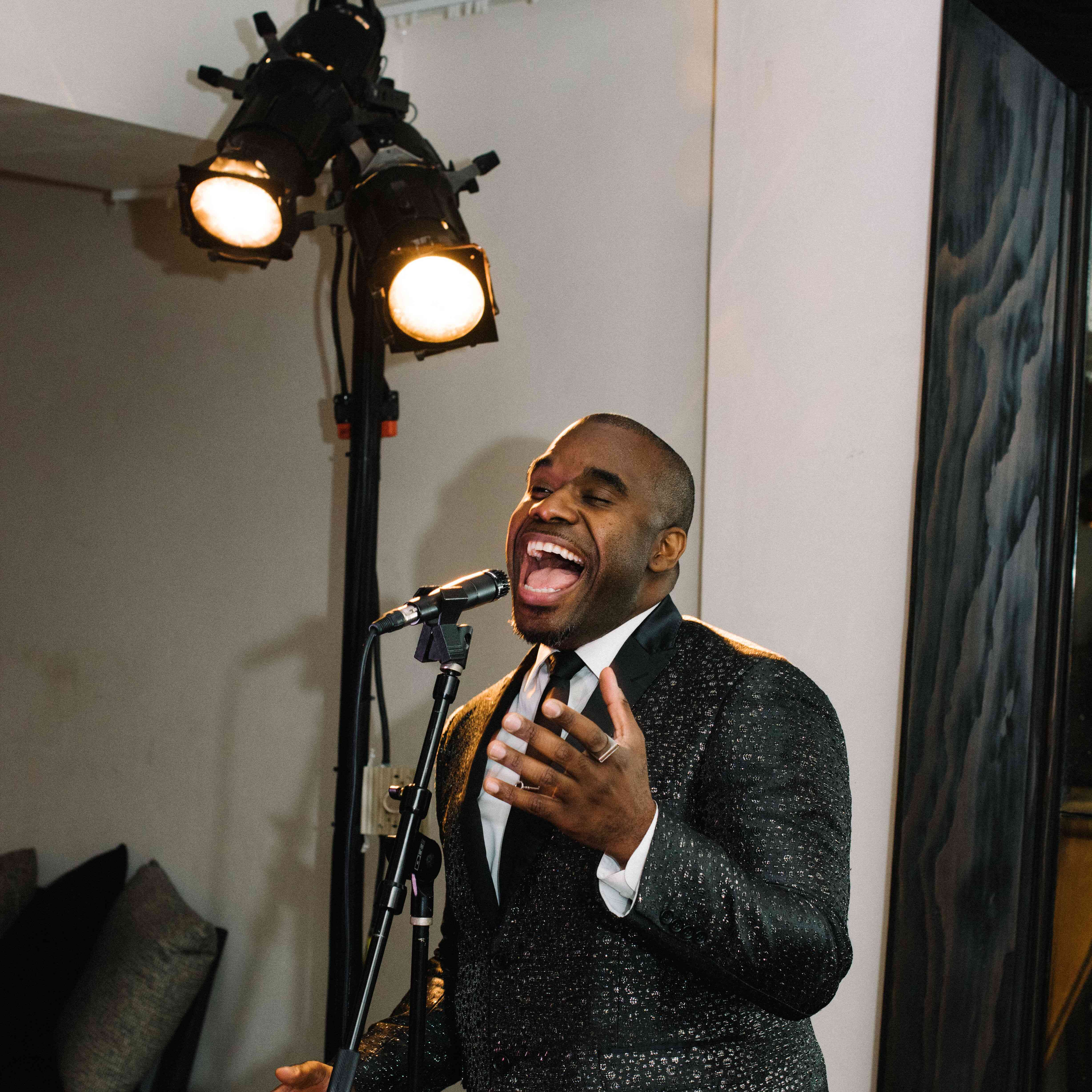 唱歌的人亮片外套