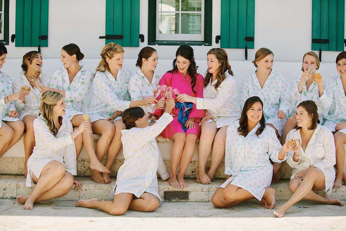 在匹配睡衣伴娘