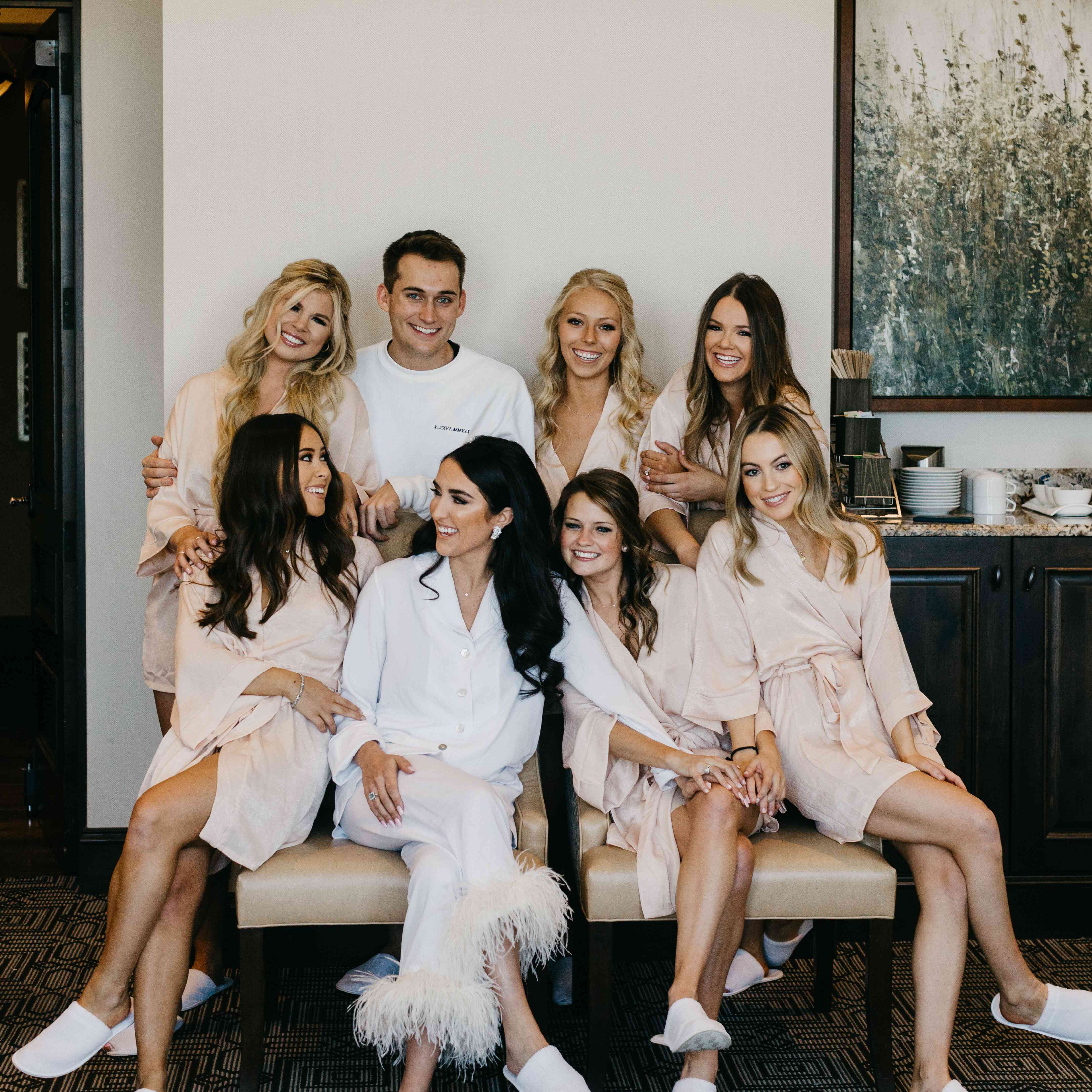 新娘与伴娘伴郎