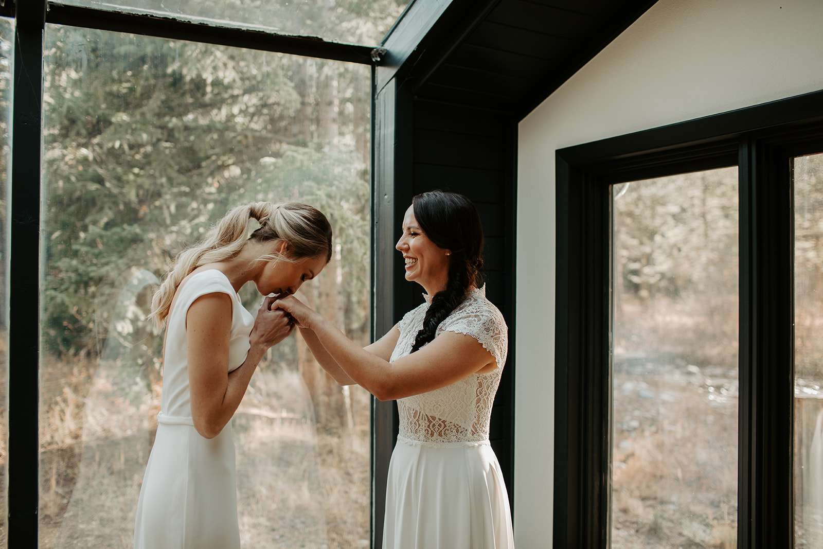 新娘在仪式前吻