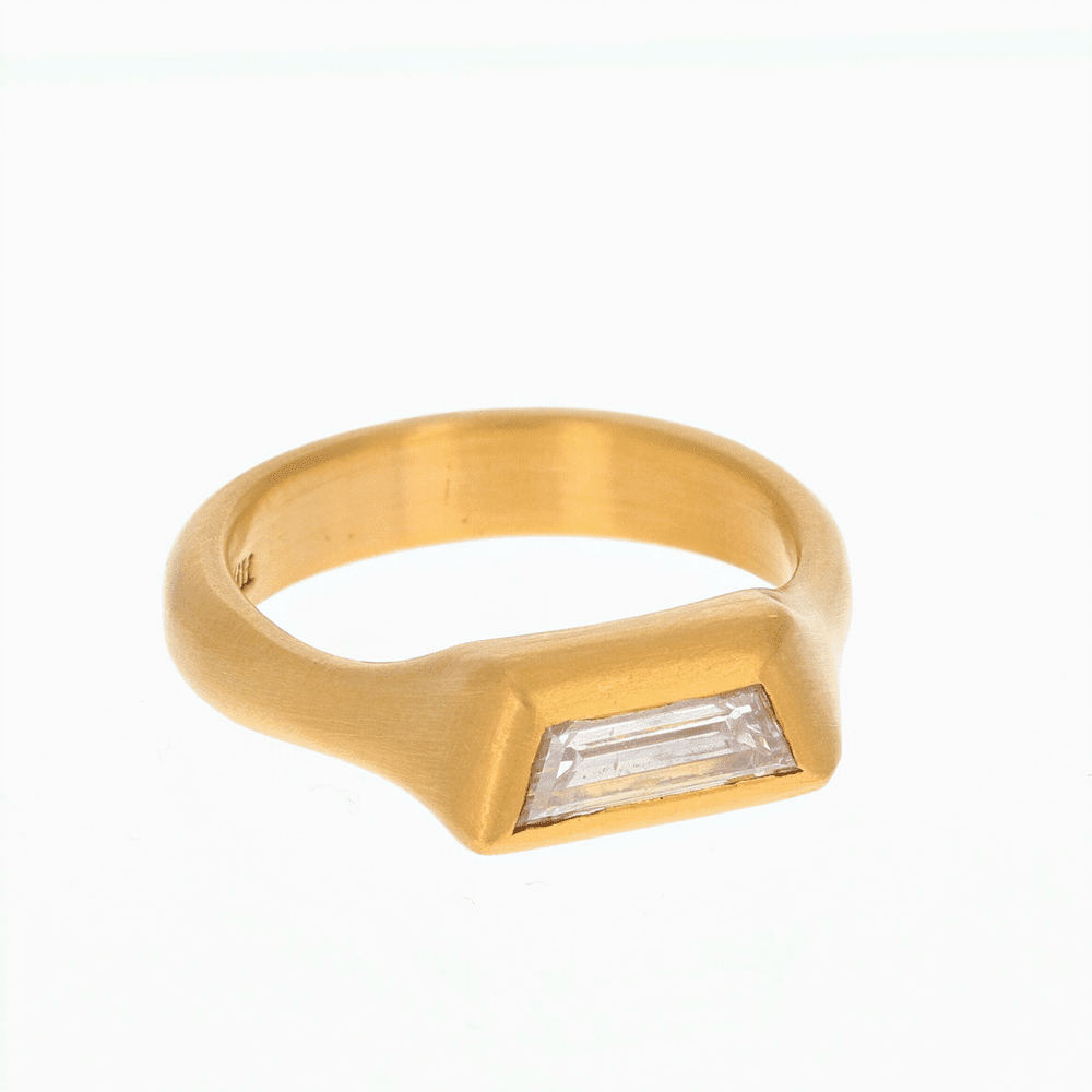 梯形钻石戒指与金带