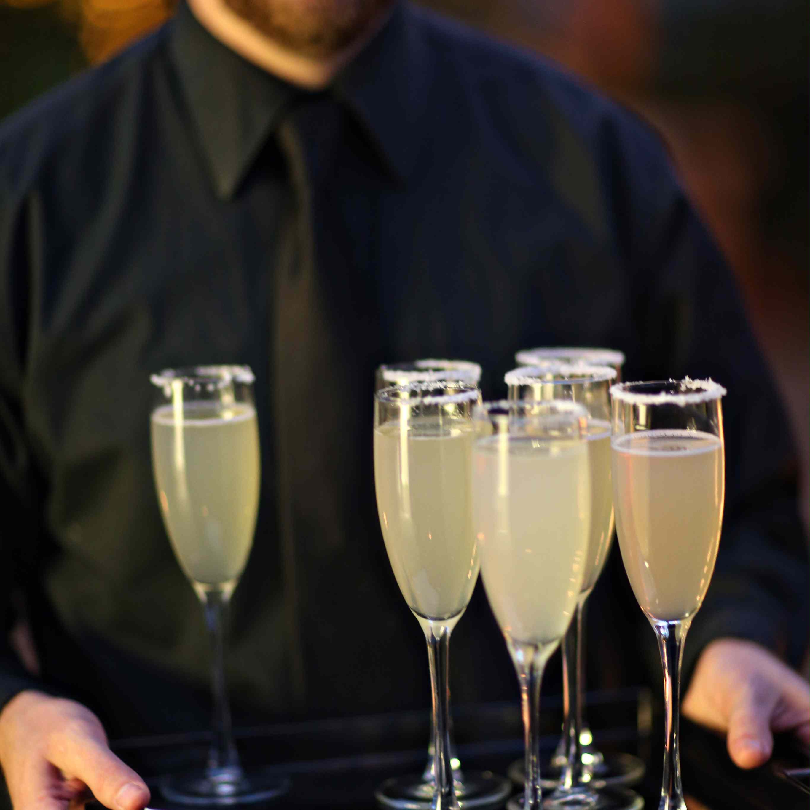 在鸡尾酒小时过去了饮料