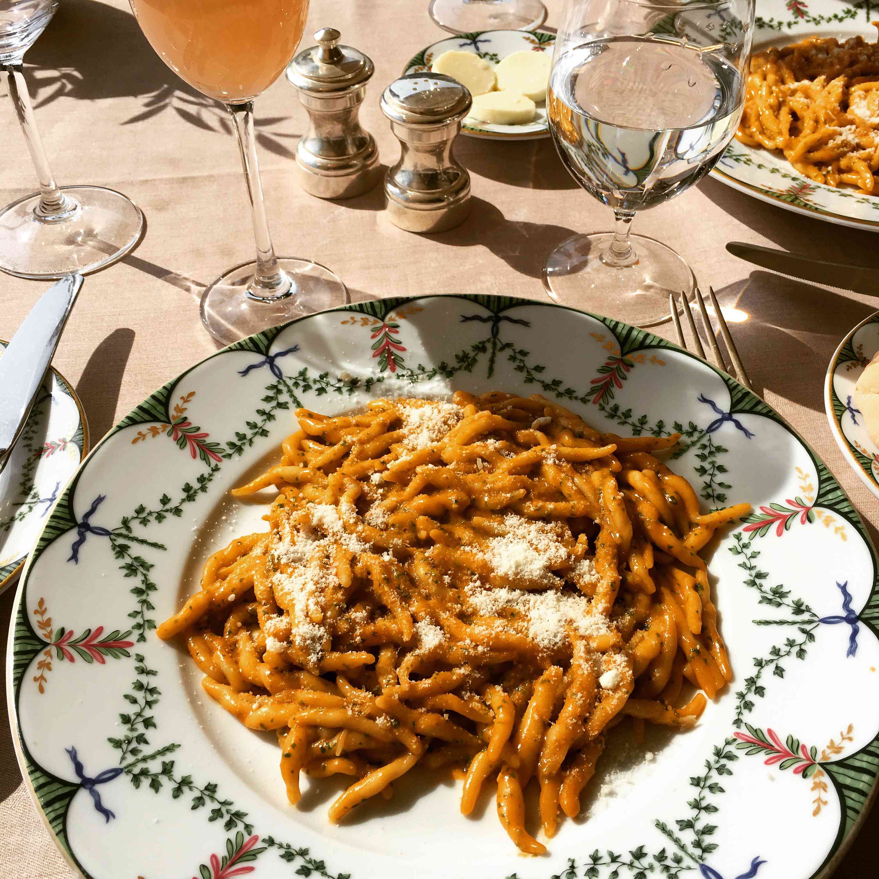 Trofie迪雷科人香蒜面食