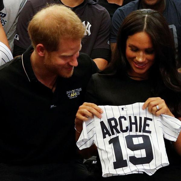 哈里王子和Megh`an马克尔出席支持成事在奥运会基金会的棒球比赛。