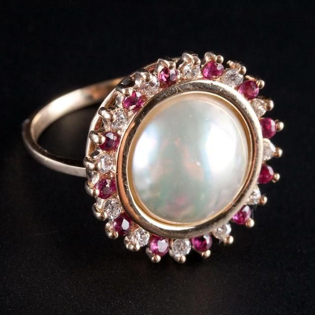 黄金玛贝珍珠、红宝石和钻石戒指