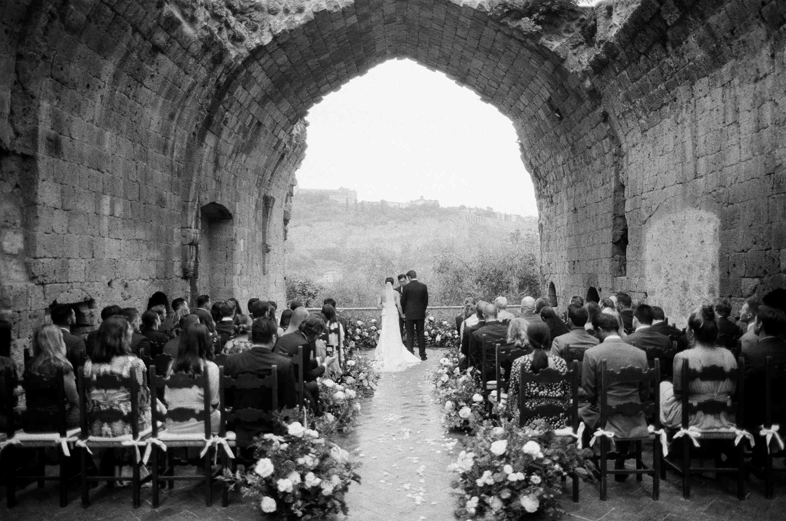 经典LA巴迪亚意大利的婚礼，新郎新娘交换誓言