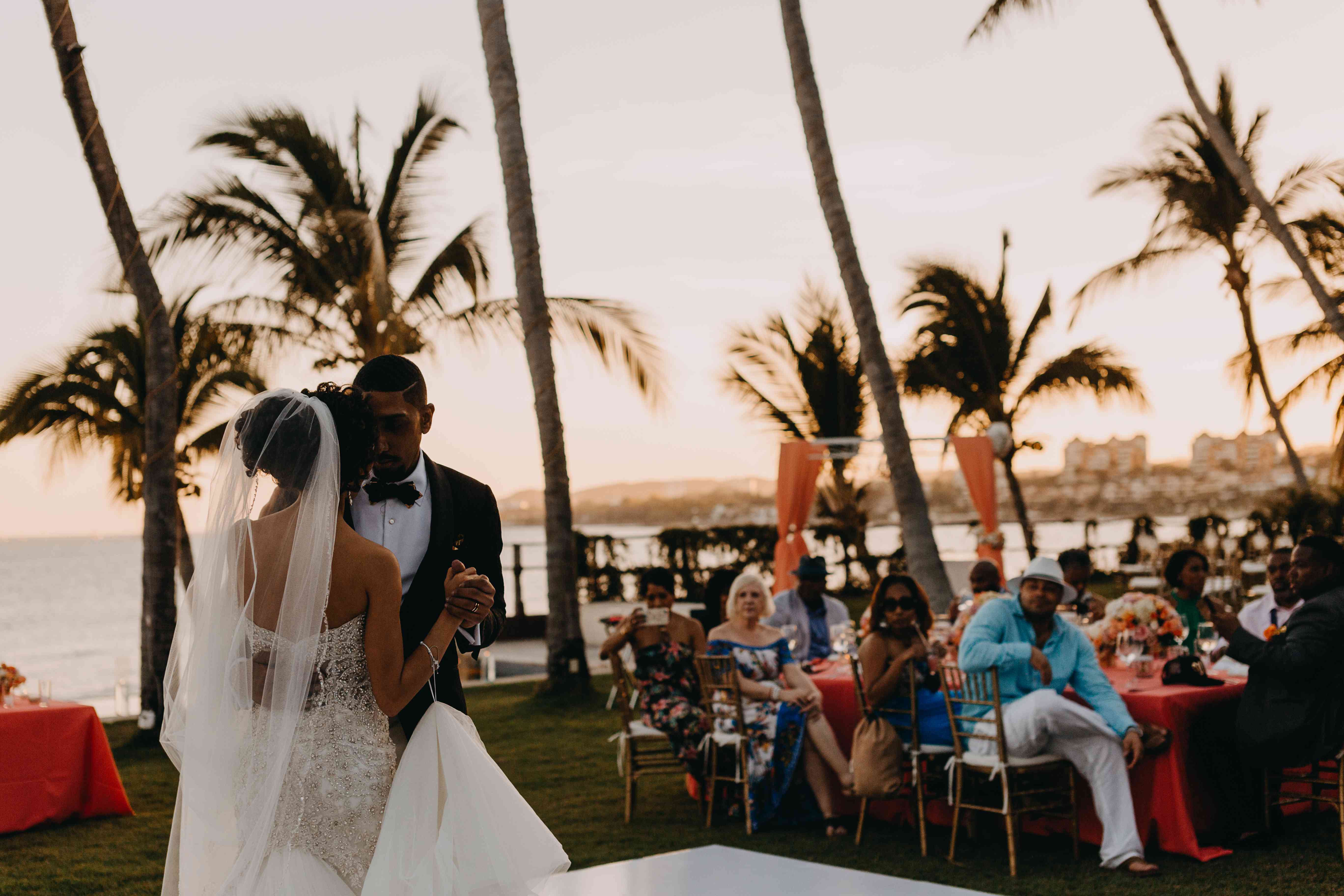 < p >第一支舞< / p > < br > < br >