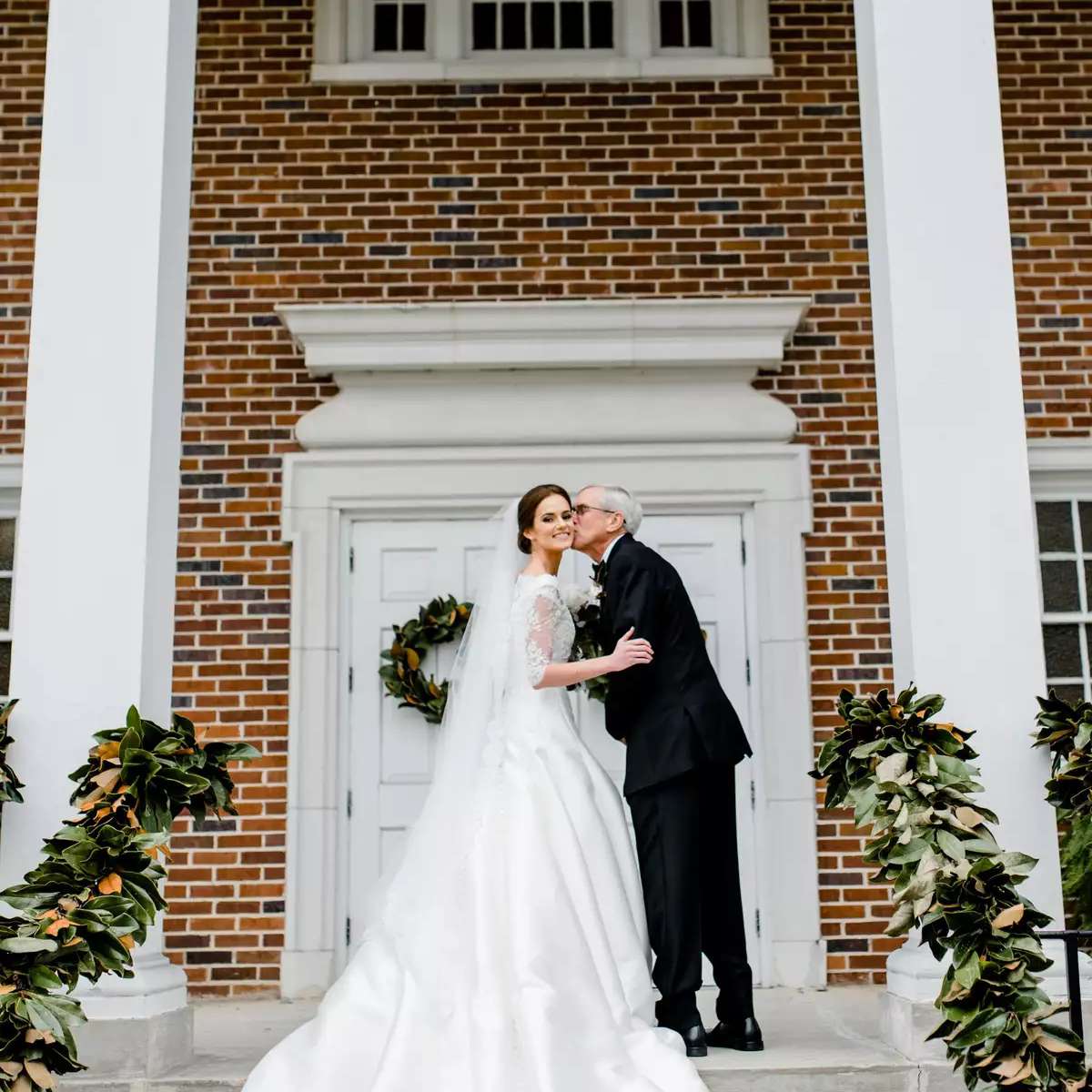 教堂台阶与绿化