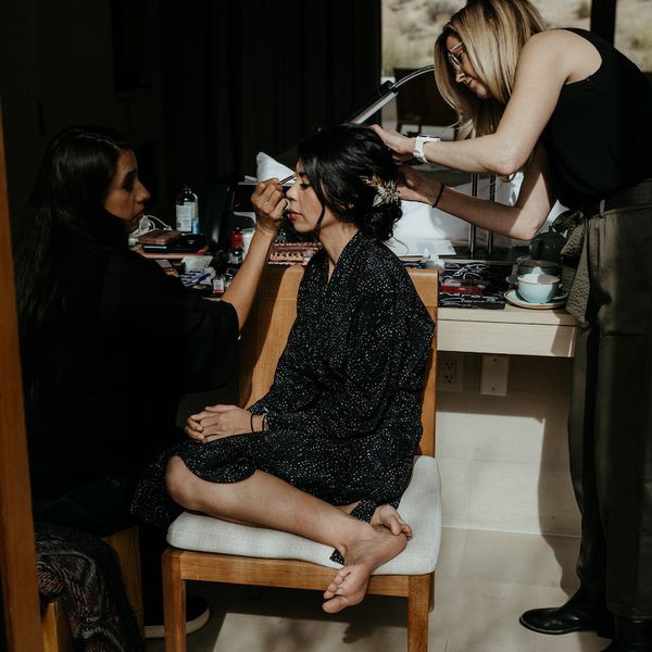 女子让妆容完成