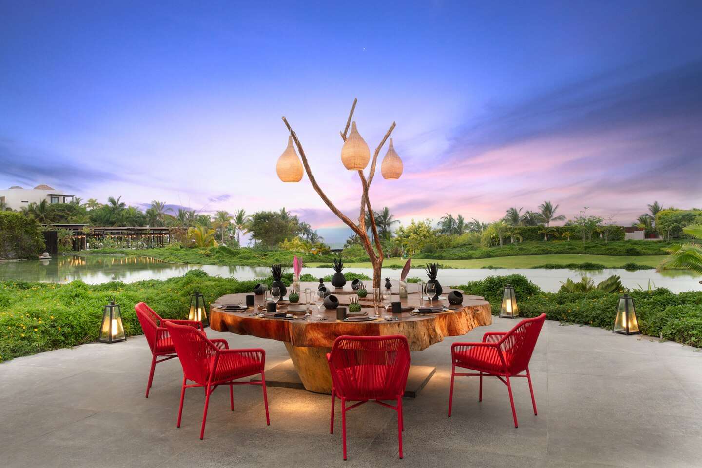 树顶级餐桌餐厅俯瞰水在W蓬德米塔