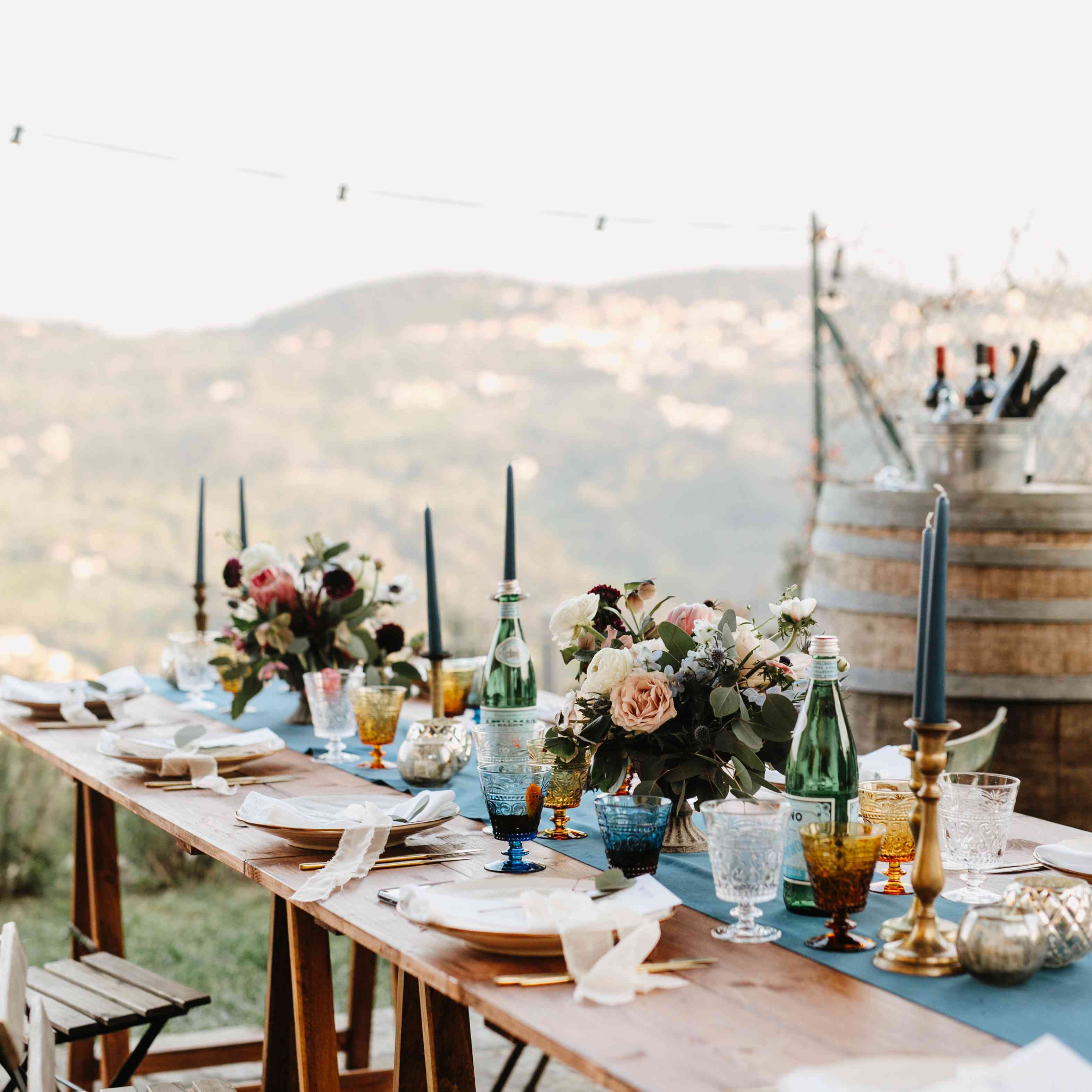 蓝色亚麻布的表格范围