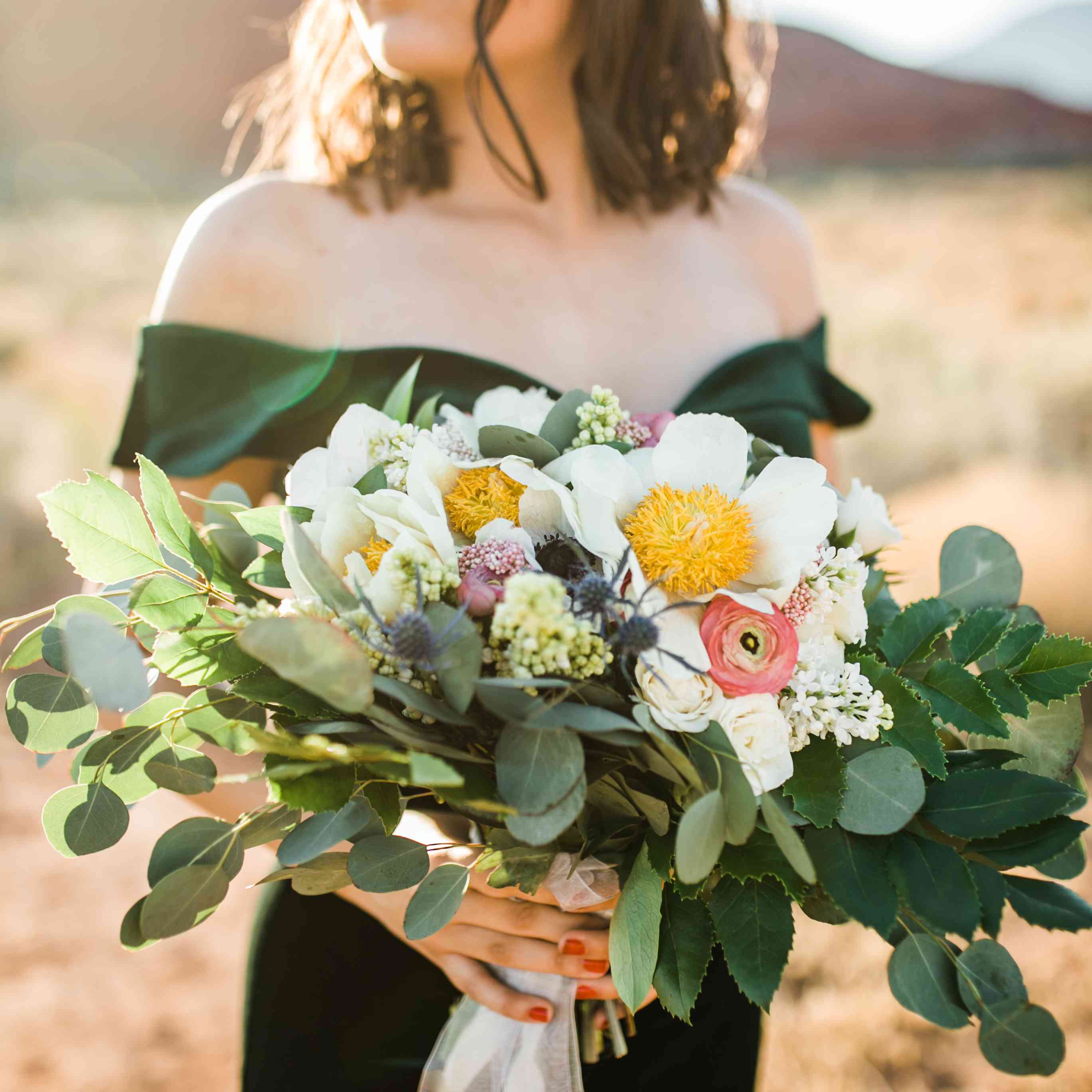 Krinkled牡丹花束