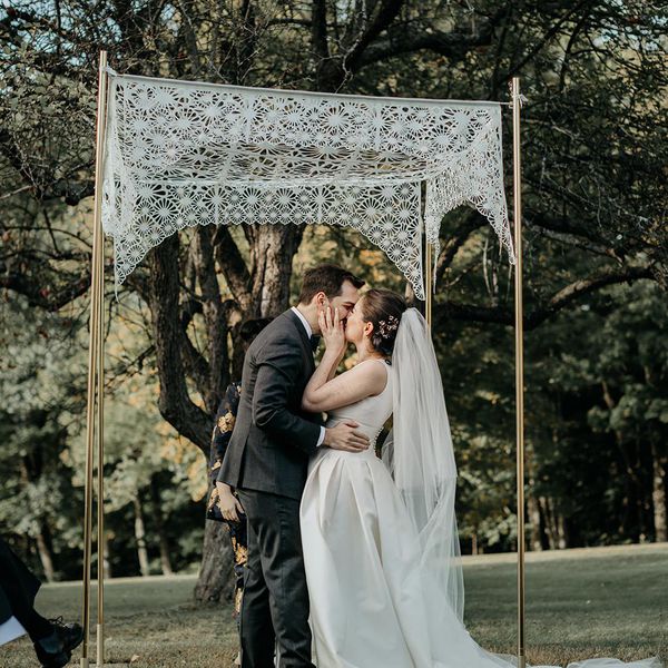 新郎和新娘接吻