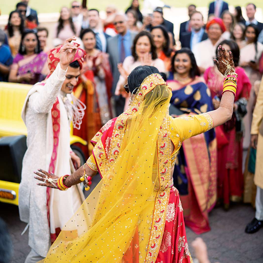 新娘和新郎跳舞