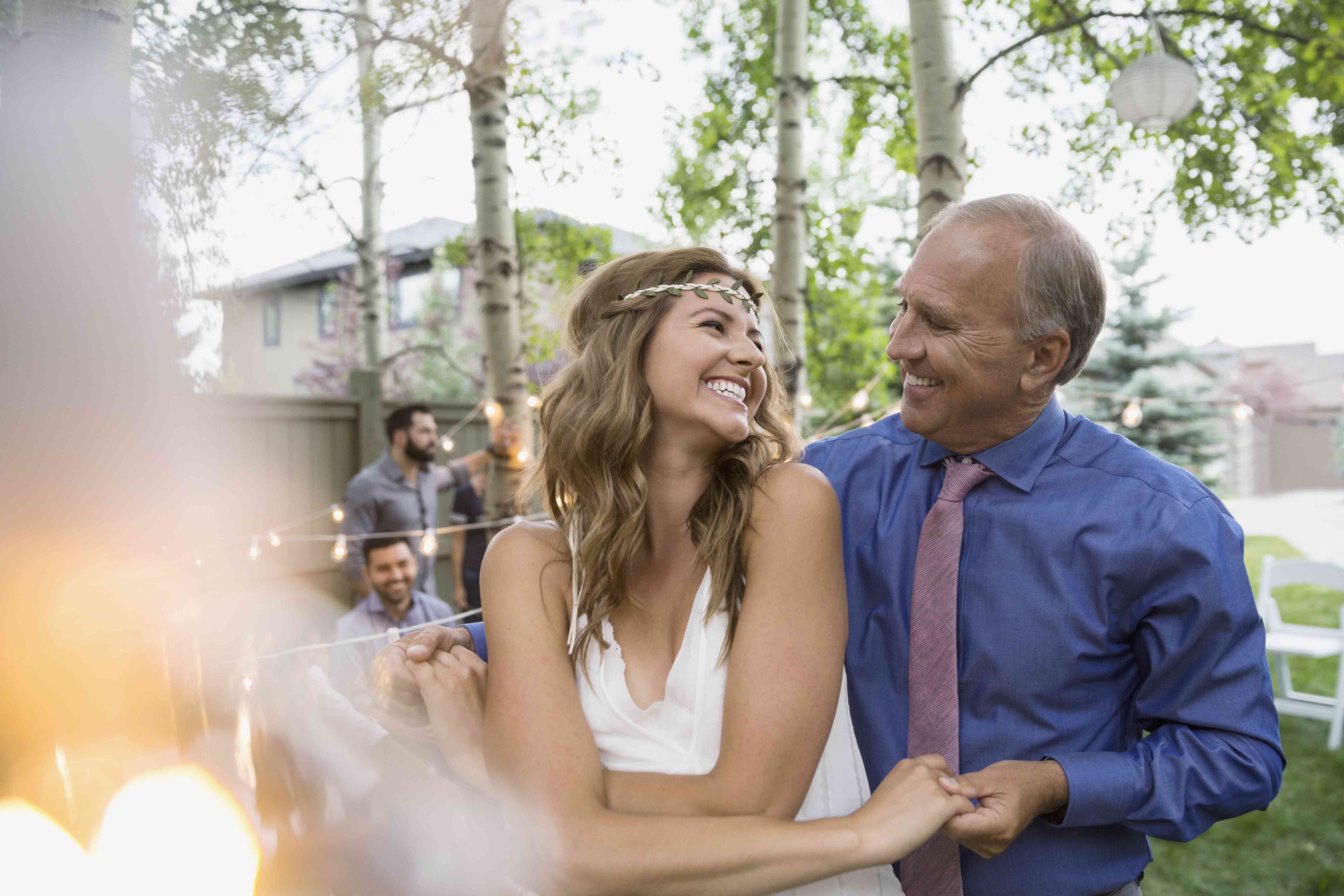 新娘跳舞与父亲