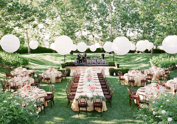 用白色纸灯笼婚宴桌