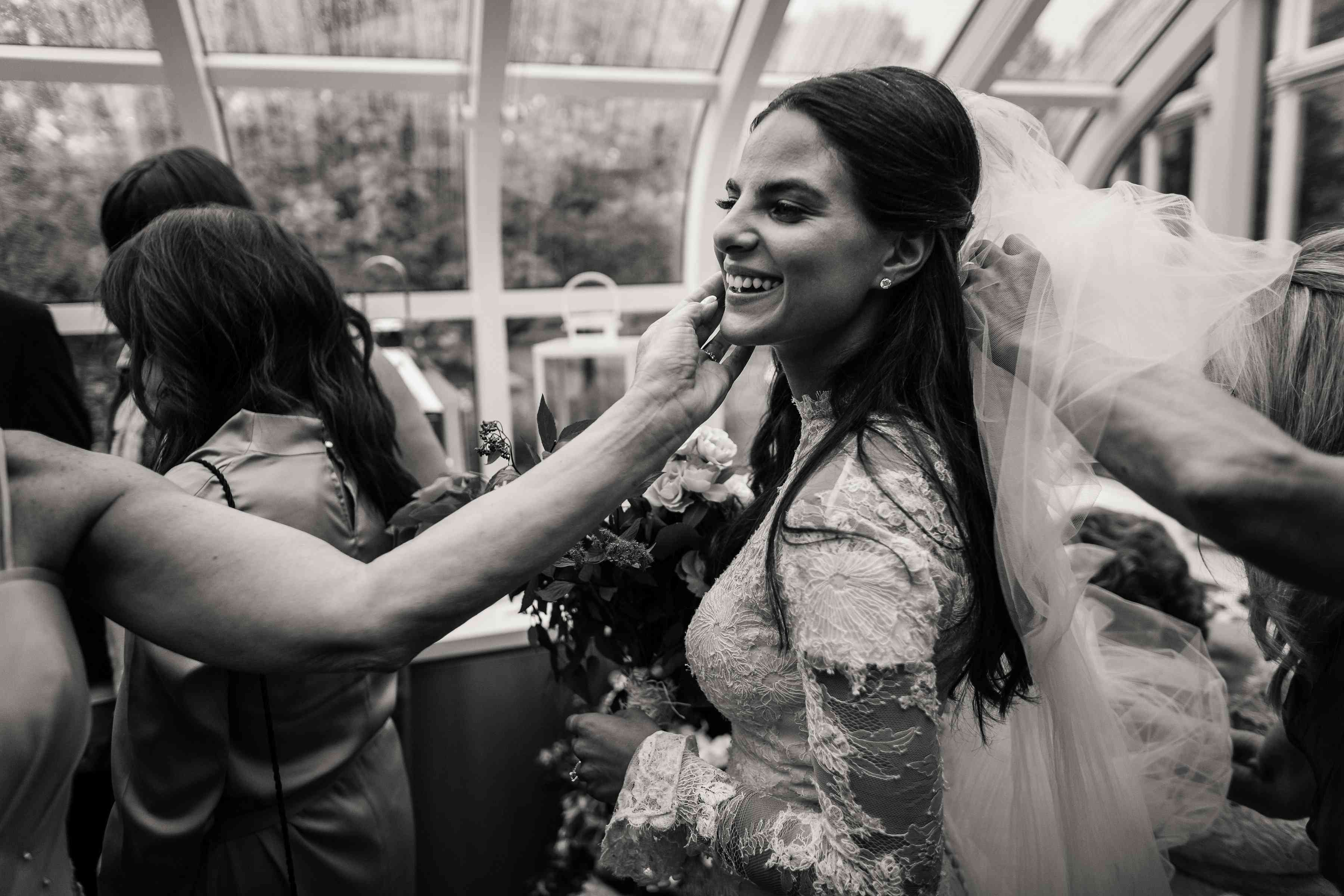 <p>新娘在仪式前</ p> <br> <br> <br>